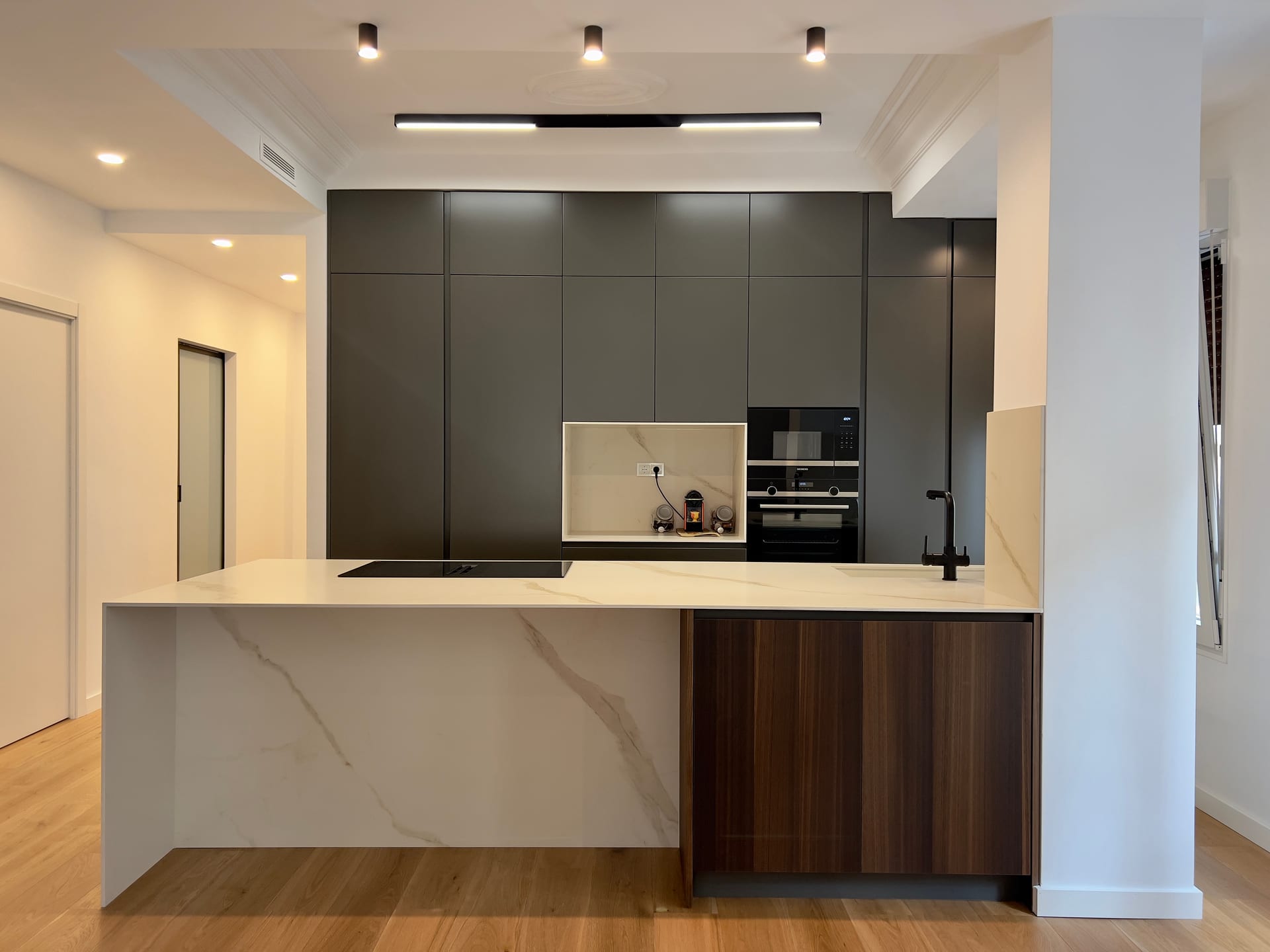 Cocina en gris grafito en Valencia