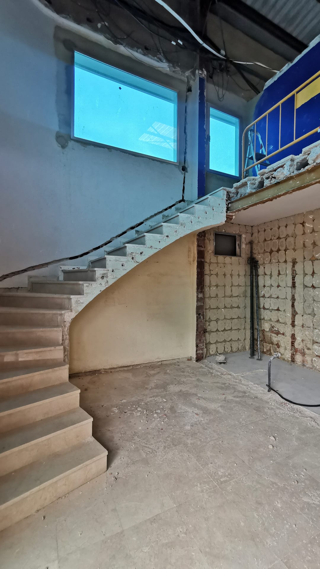 Estado inicial: la escalera durante la obra