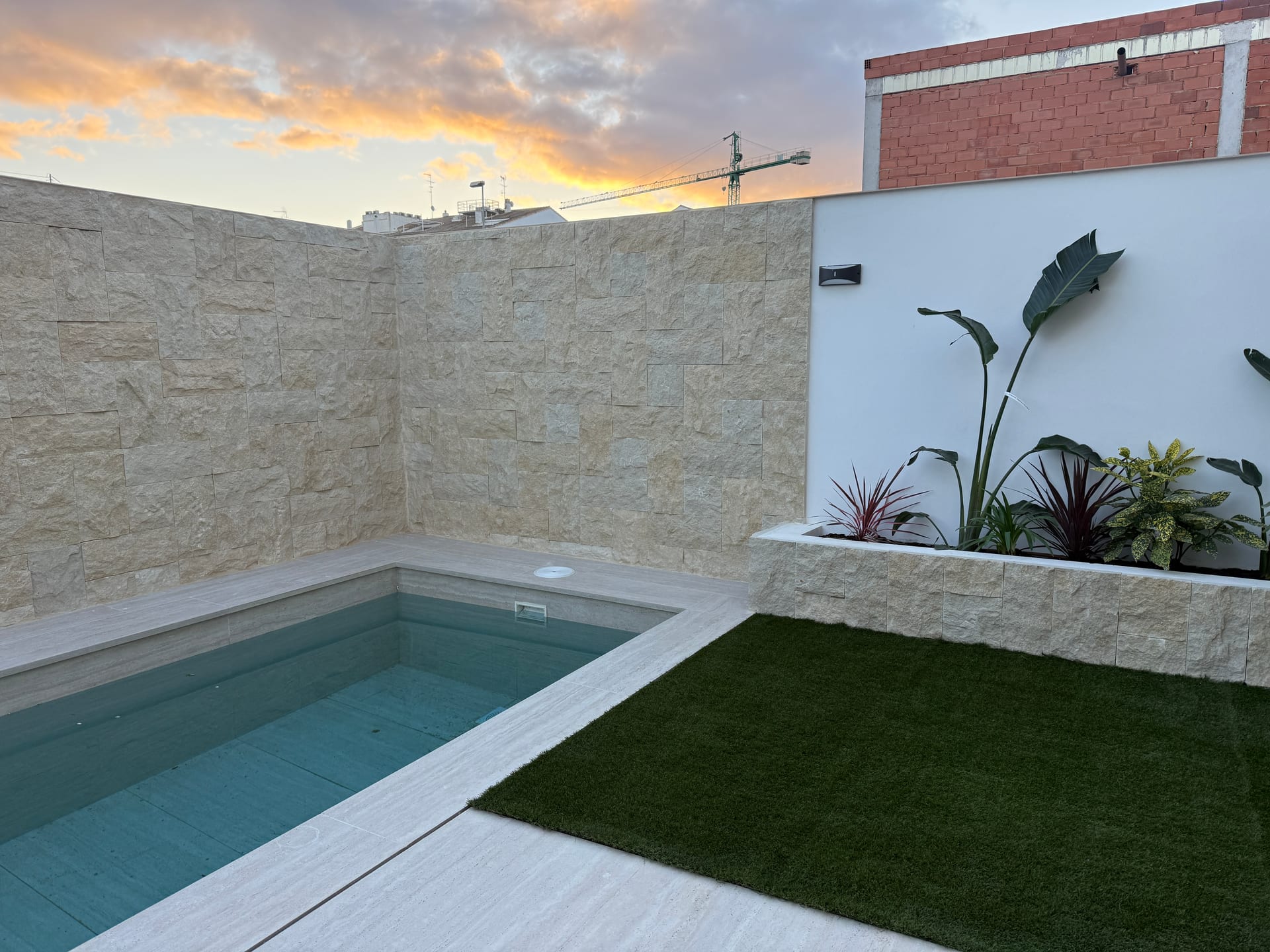 Terraza con piscina en Alcàsser